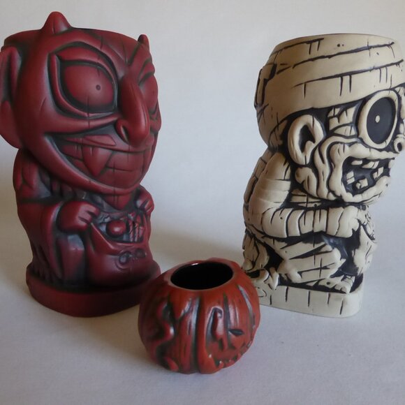 NEW 2021 TRICK OR TREAT VAMPIRE MUMMY PUMPKIN CERAMIC TIKI MUG SET + BONUS PIN - Picture 4 of 14